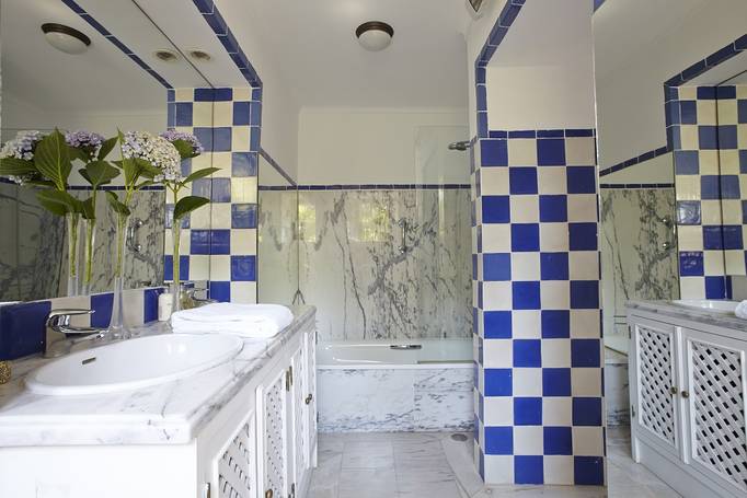 The Master suite en suite bathroom The Master suite en suite bathroom