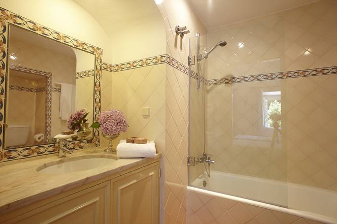 The Blue room en suite bathroom The Blue room en suite bathroom